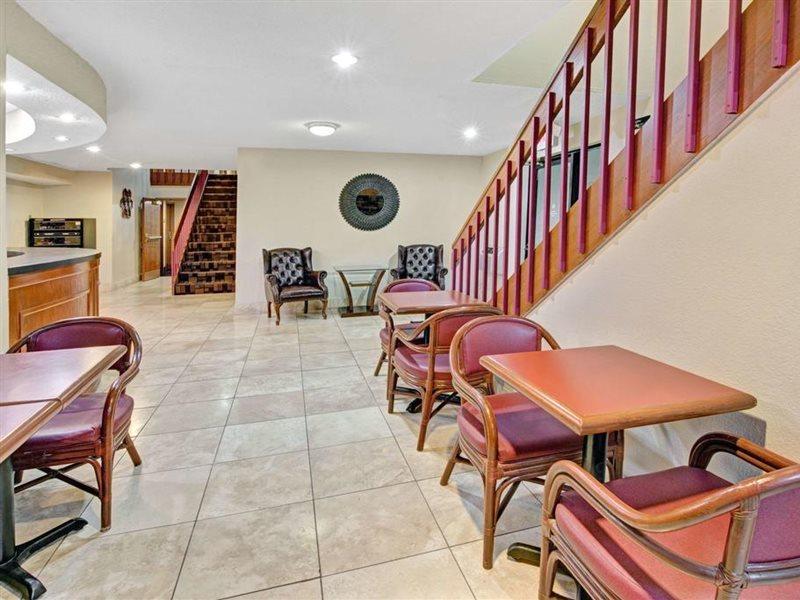 Super 8 By Wyndham Indianapolis Emerson Extérieur photo