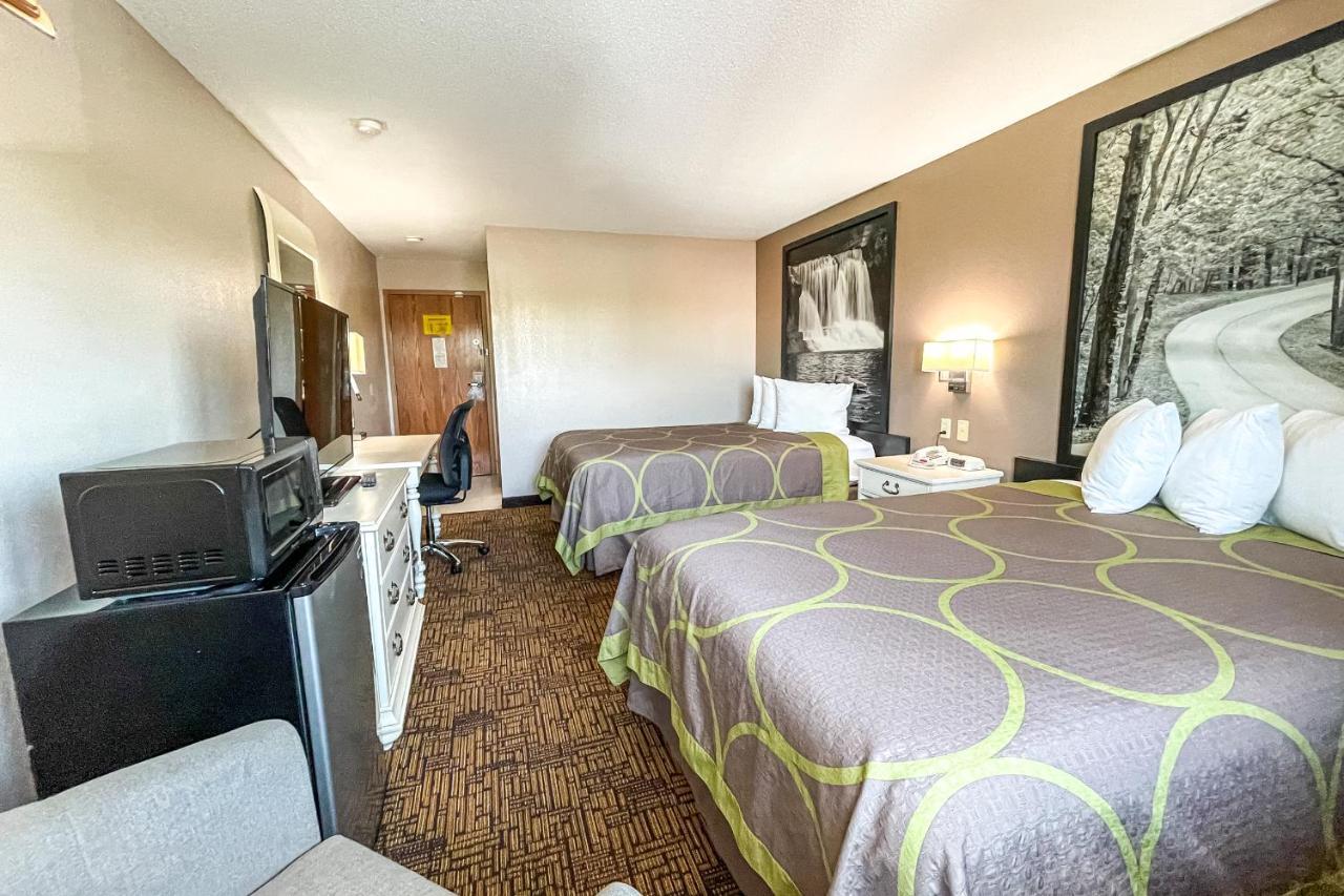 Super 8 By Wyndham Indianapolis Emerson Extérieur photo