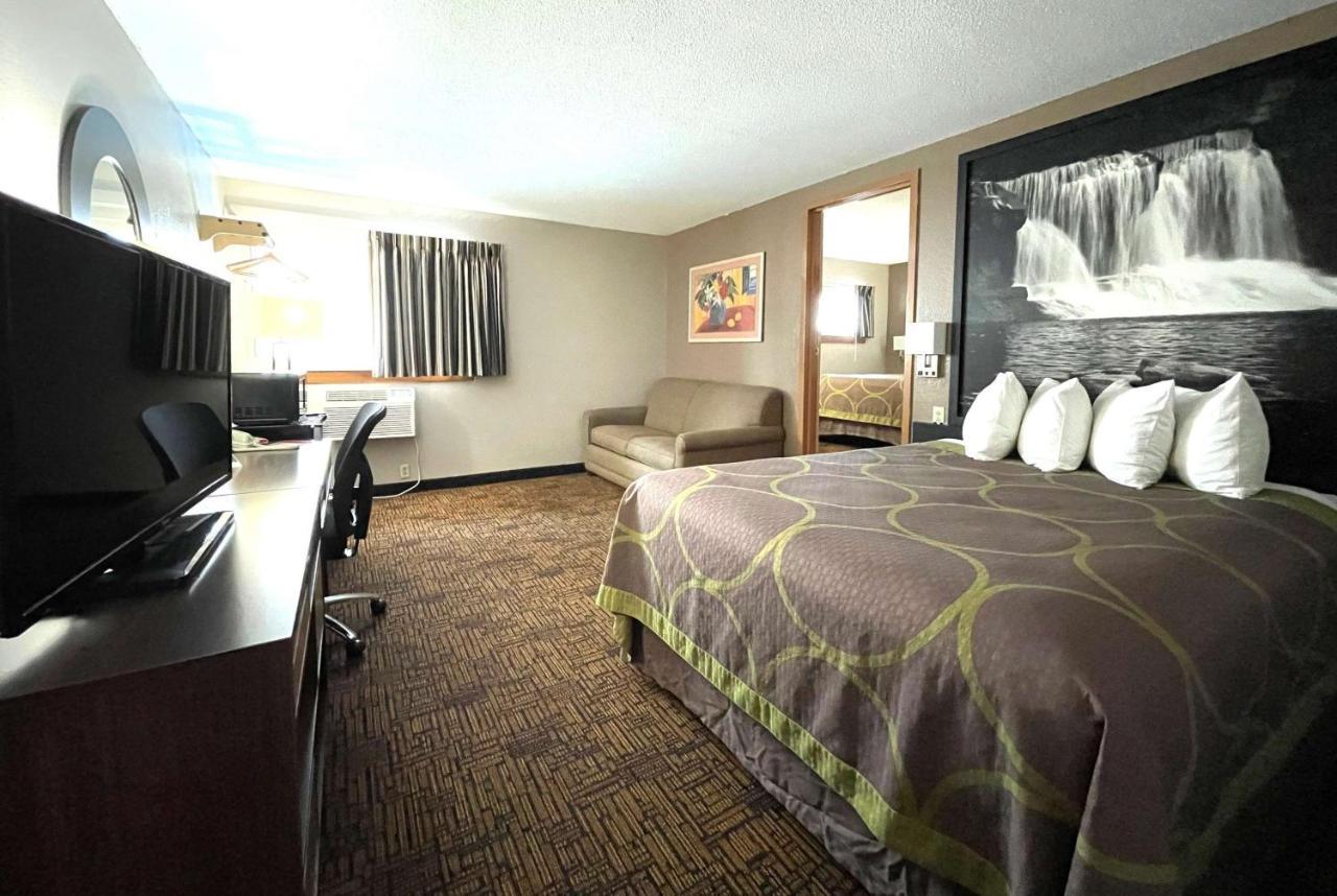 Super 8 By Wyndham Indianapolis Emerson Extérieur photo