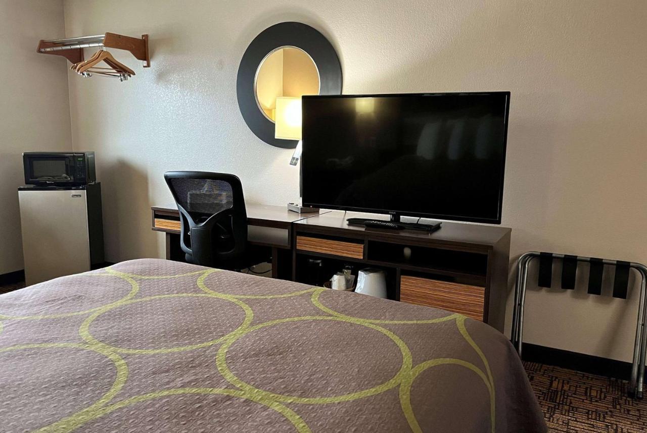 Super 8 By Wyndham Indianapolis Emerson Extérieur photo
