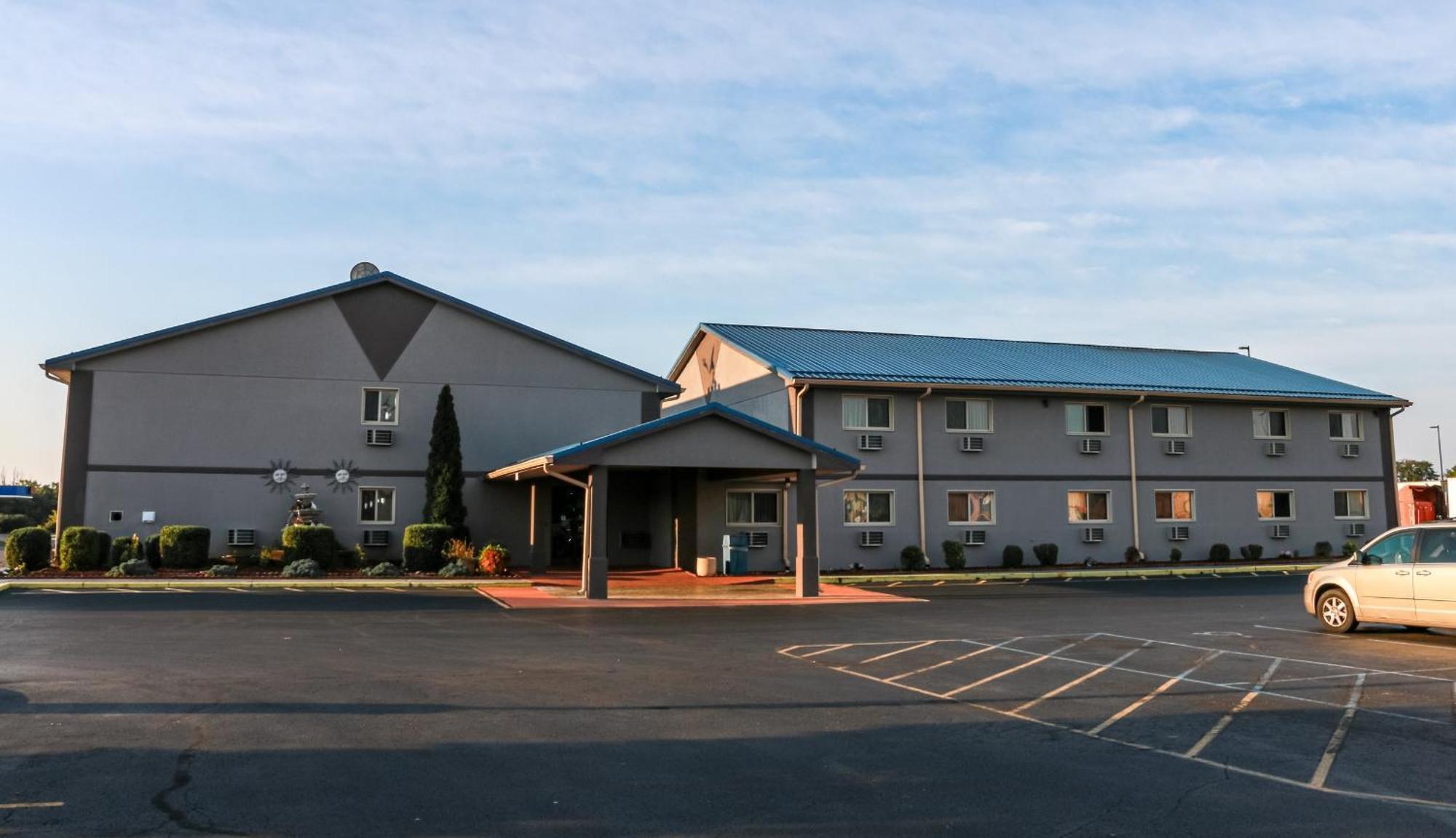 Super 8 By Wyndham Indianapolis Emerson Extérieur photo