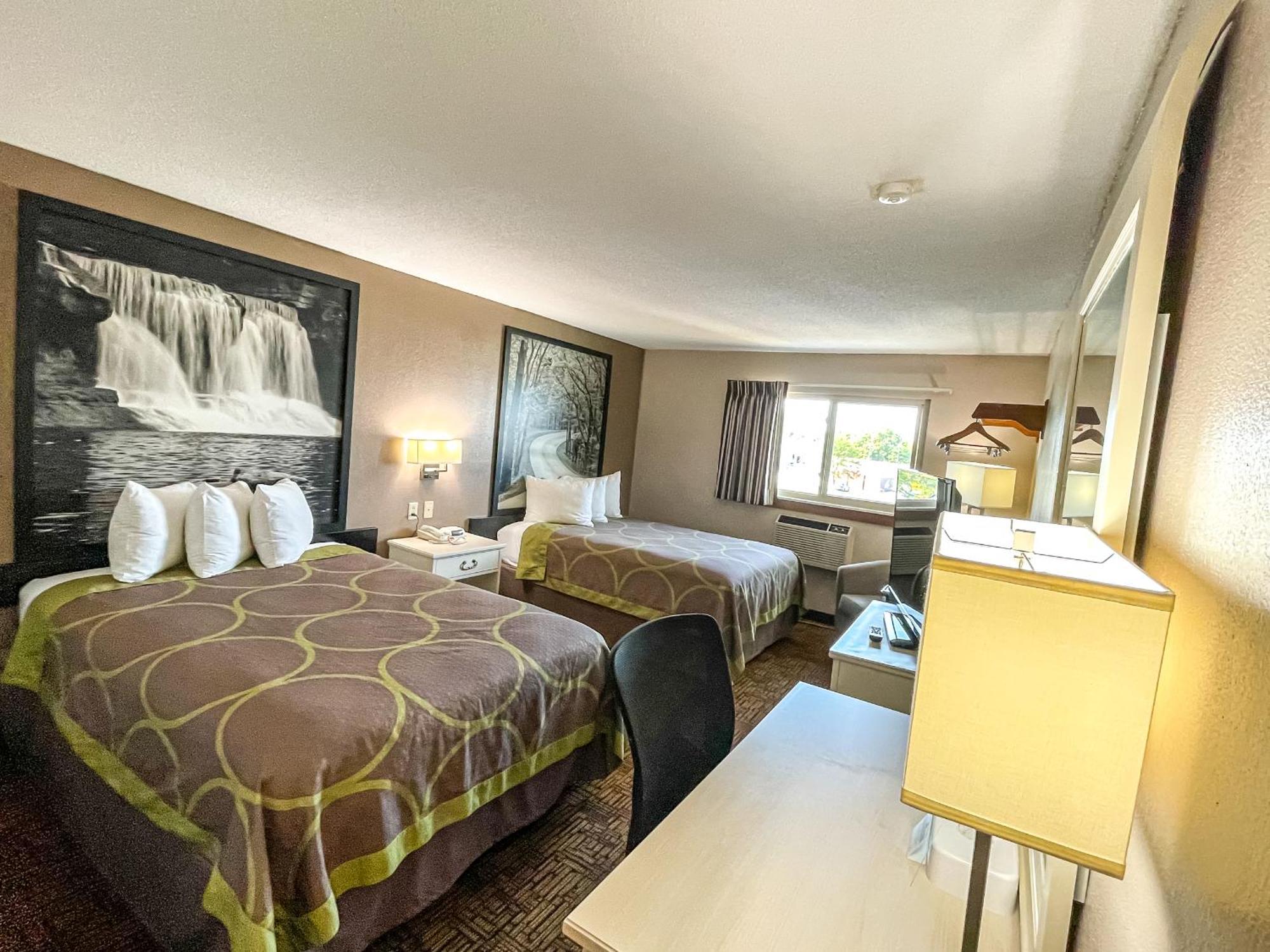 Super 8 By Wyndham Indianapolis Emerson Extérieur photo